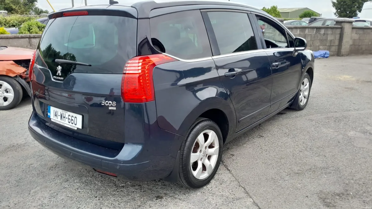 Peugeot 5008 2014 automatic - Image 3