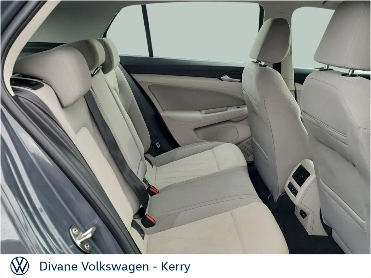 Volkswagen Golf STYLE 2.0 TDI 115 BHP - Image 4