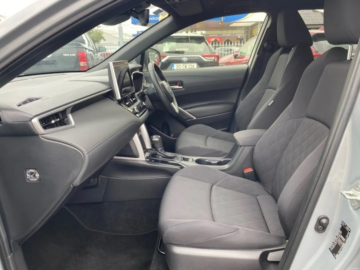 Toyota Corolla Cross HYBRID SPORT 1.8 - Image 6