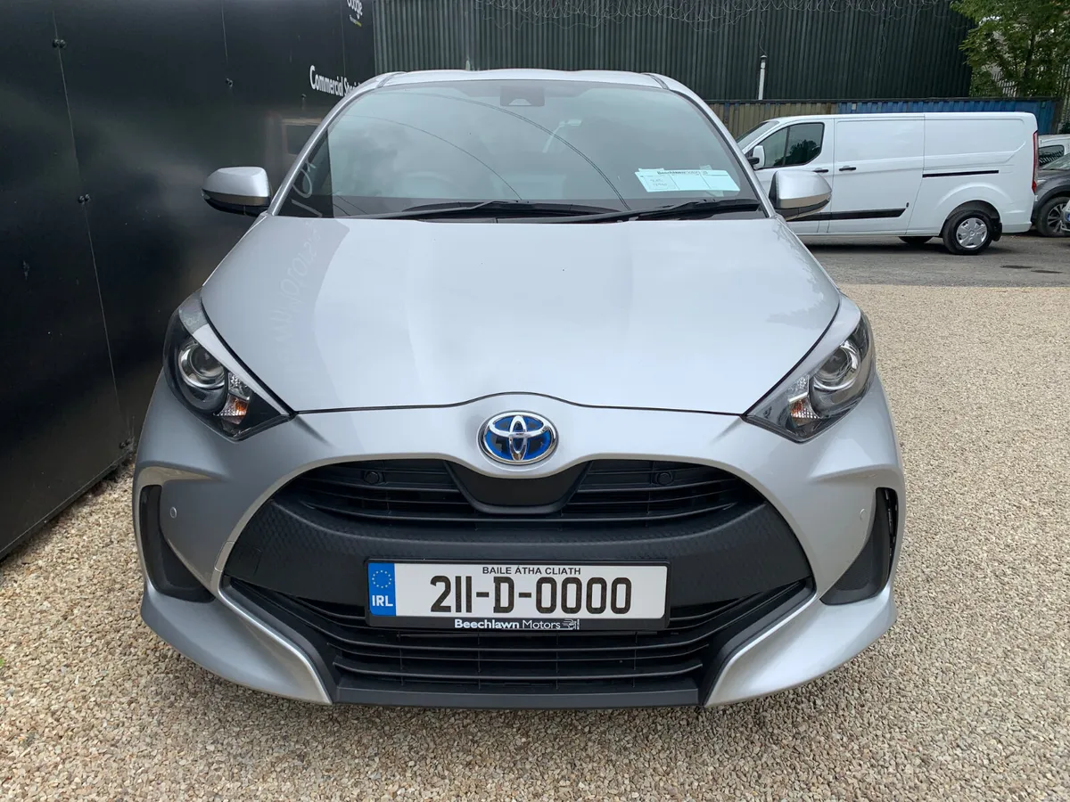TOYOTA YARIS X HYBRID AUTOMATIC 1.5 PETROL - Image 5