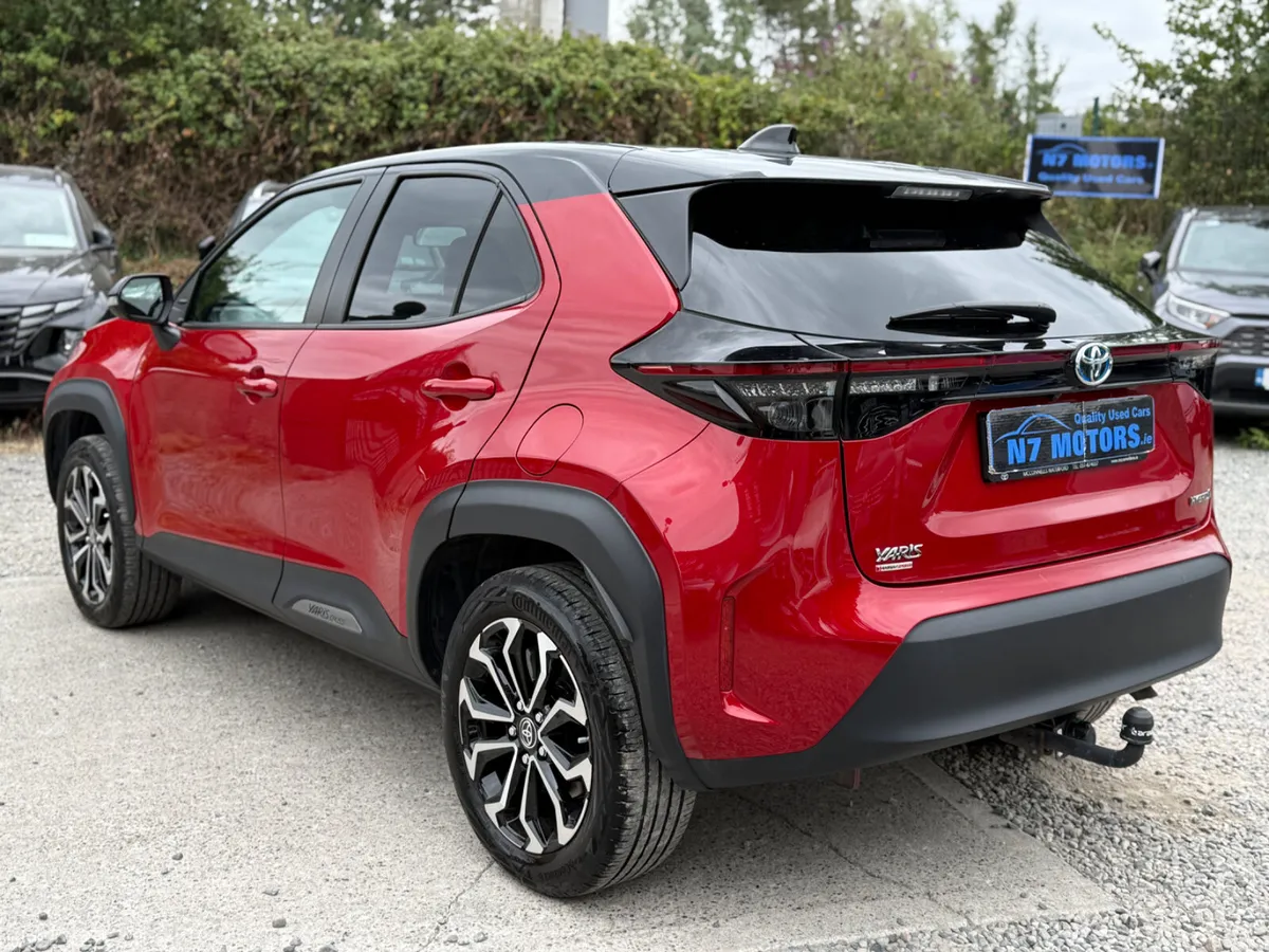 2023 Toyota Yaris Cross 1.5 HYBRID LUNA SPORT AUTO - Image 5