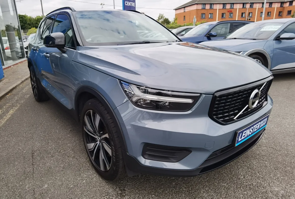 VOLVO XV40 RECHARGE T4 R-DESIGN AUTOMATIC PHEV - Image 3