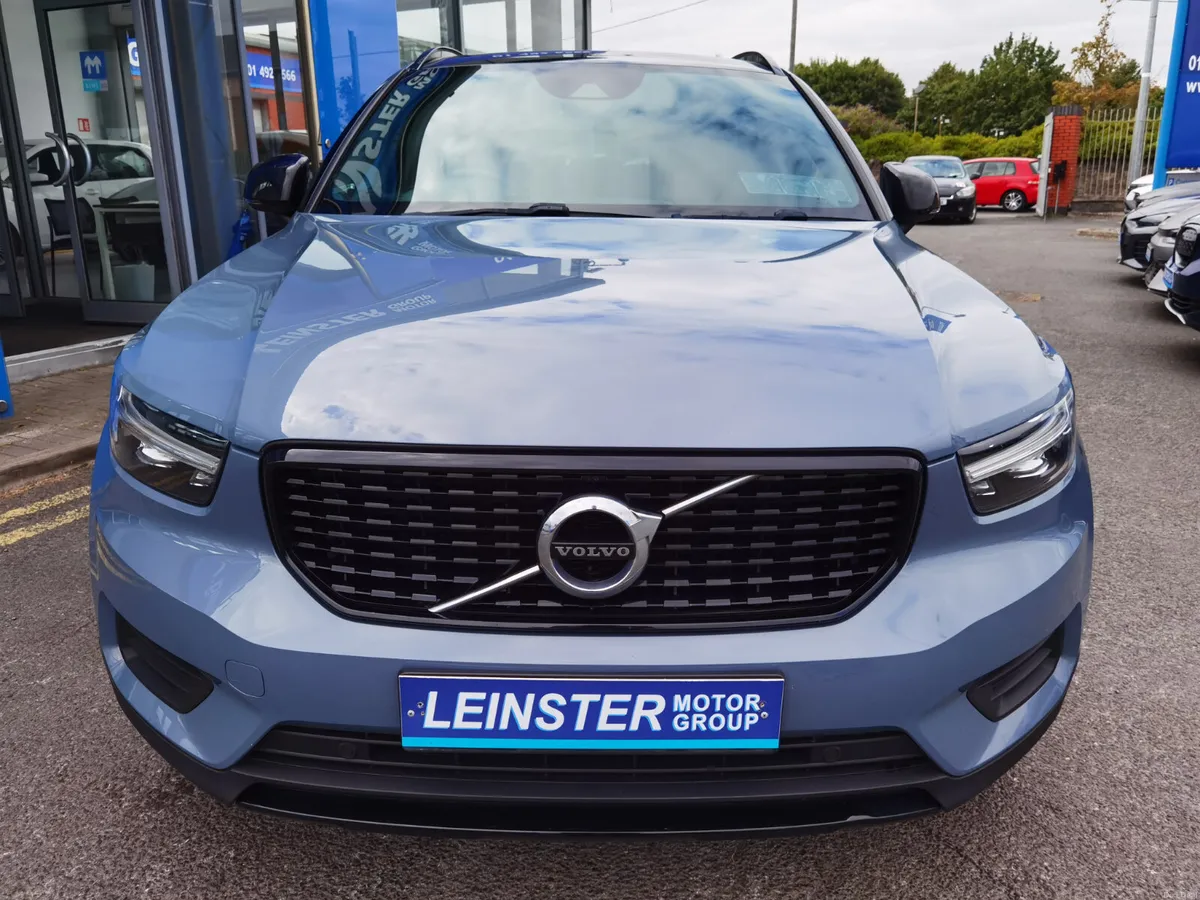 VOLVO XV40 RECHARGE T4 R-DESIGN AUTOMATIC PHEV - Image 2