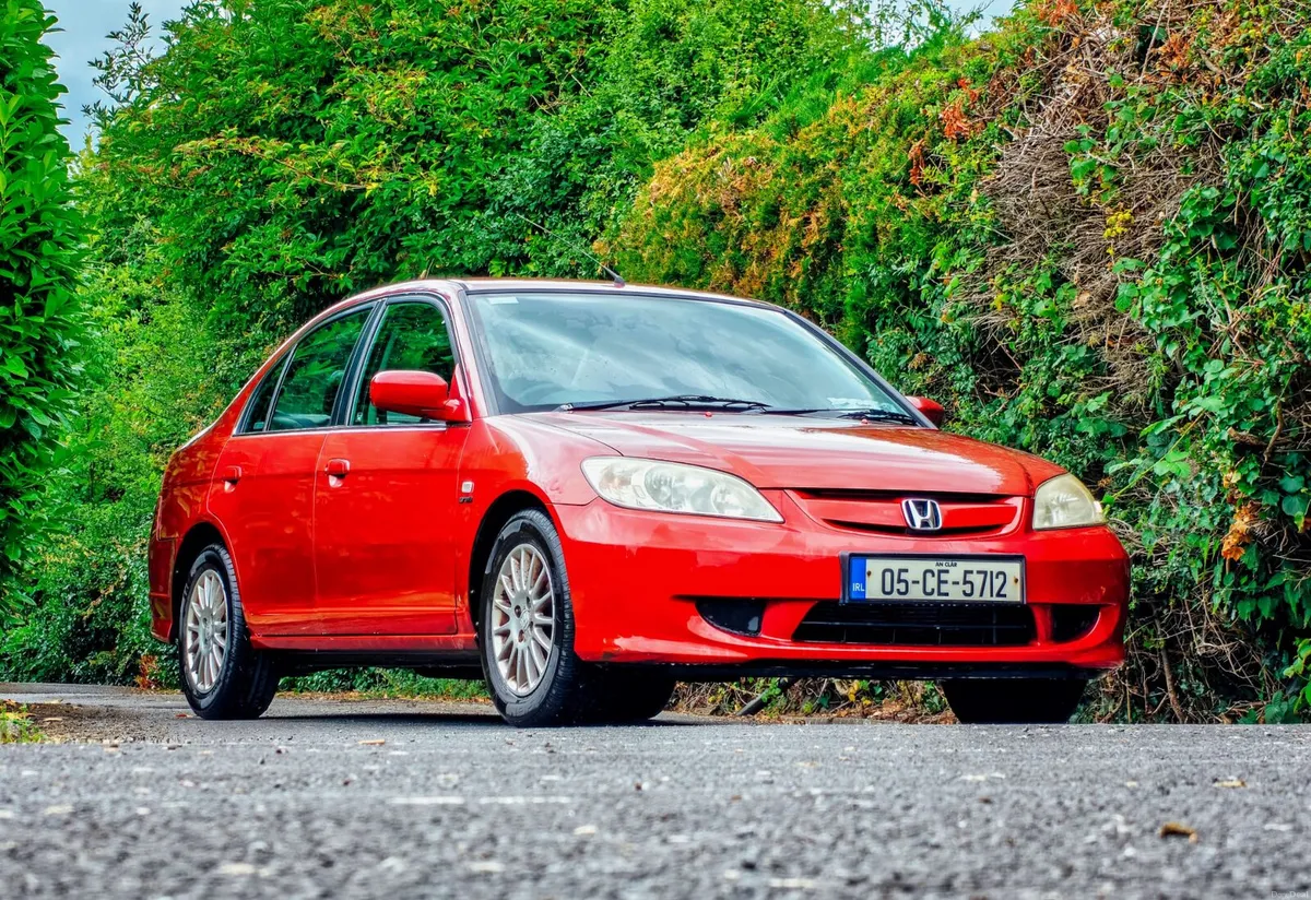 Honda civic hybrid 2005 NCT and taxed - Image 1
