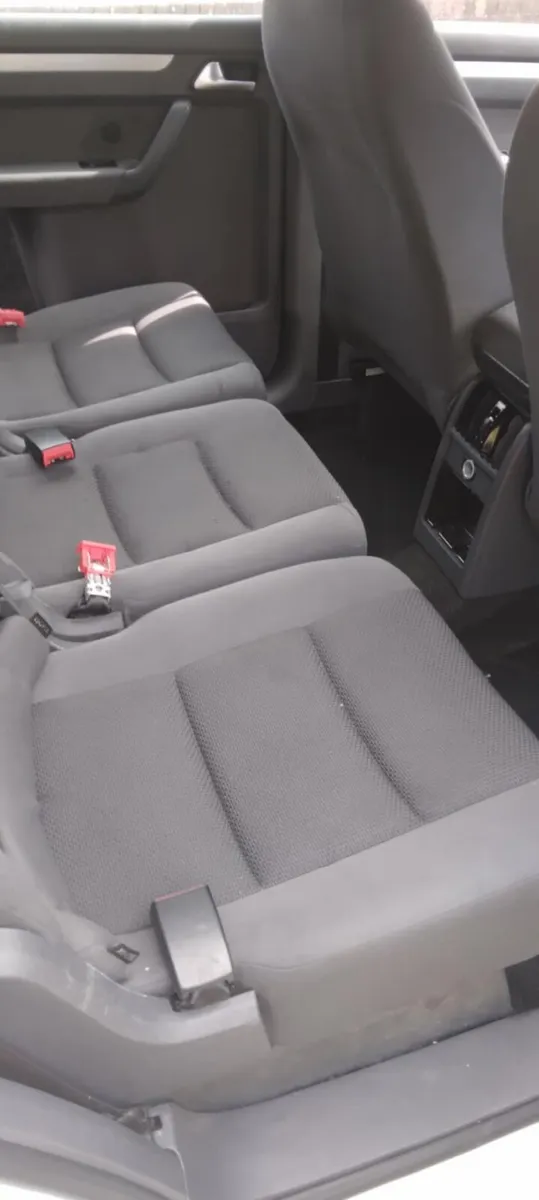 Volkswagen Touran - Image 6