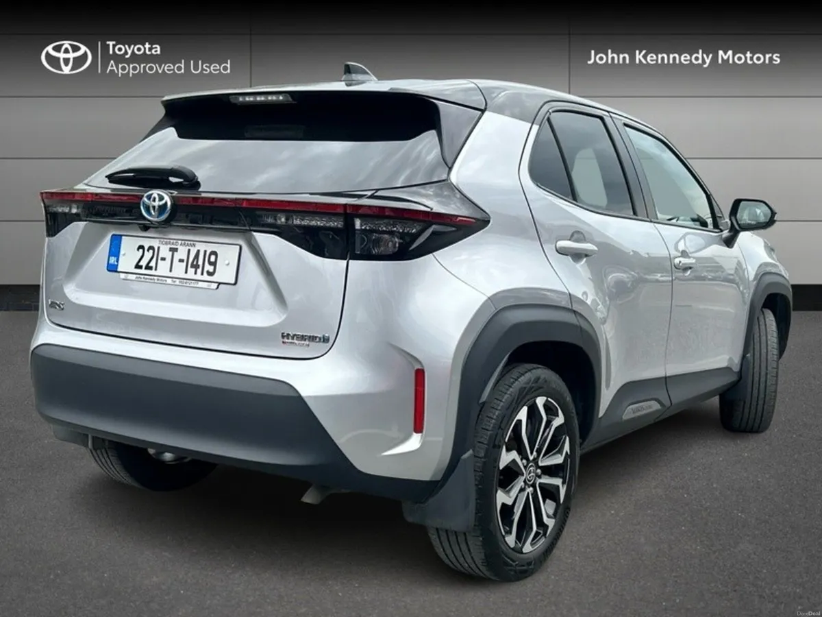Toyota Yaris Cross LUNA SPORT 4DR AUTO CROSS - Image 2
