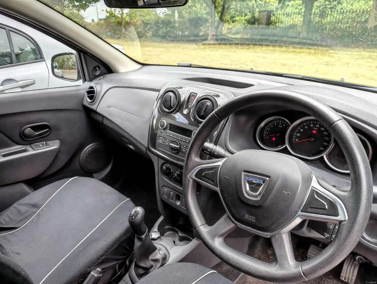 Dacia Sandero 2018 - Image 2