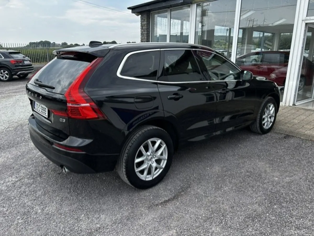 2019 Volvo XC60 D3 MOMENTUM 5DR - Image 4