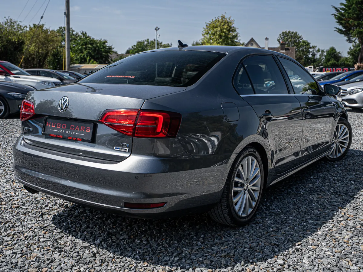 Volkswagen Jetta 2017 - Image 3