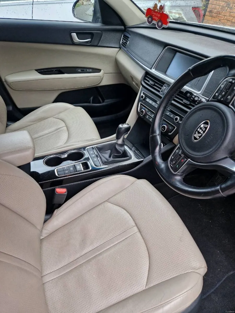 Kia Optima - Image 6
