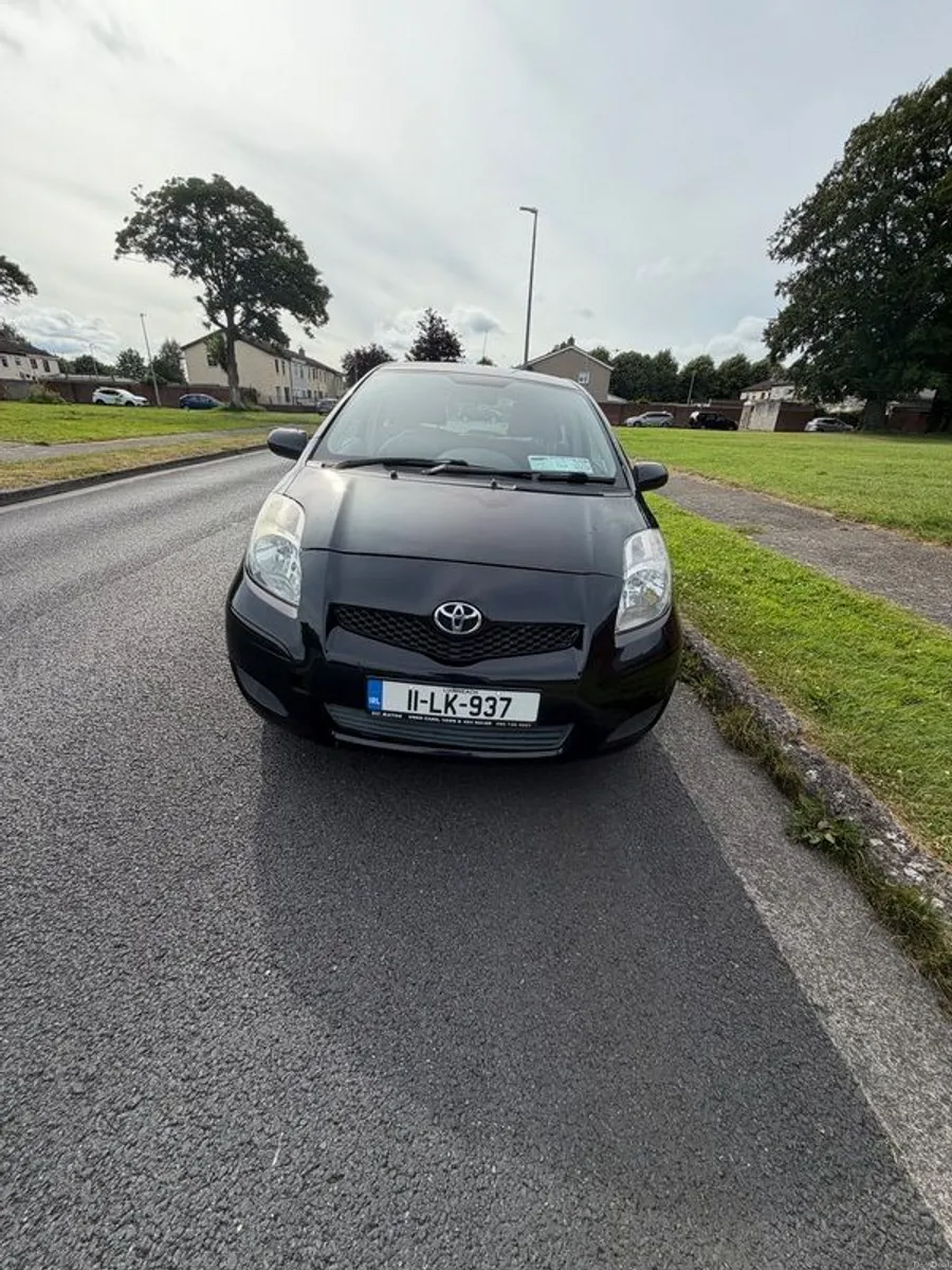 2011 Toyota Yaris - Image 1