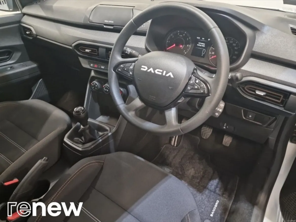 Dacia Sandero Stepway TCe 90 STEPWAY Essential - Image 6