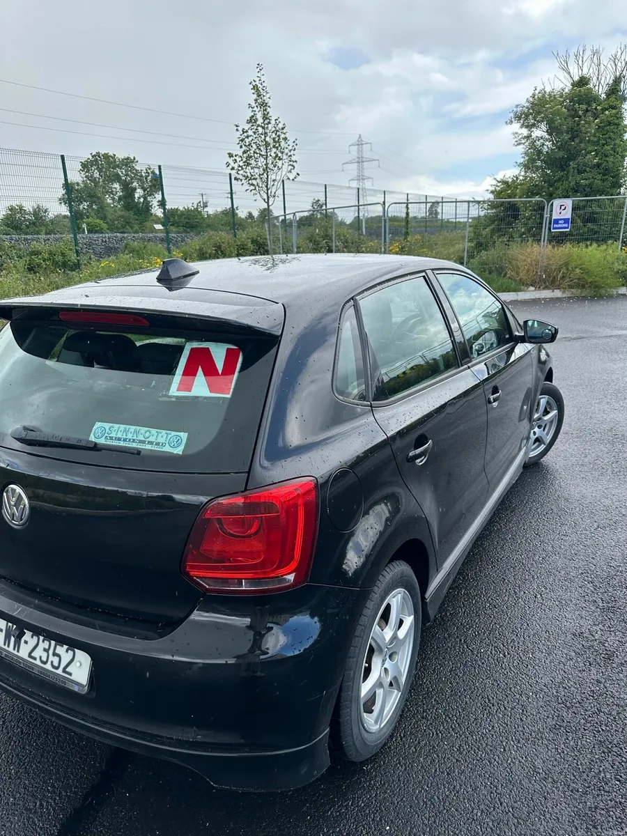 Volkswagen Polo (with reverse camera) - Image 5