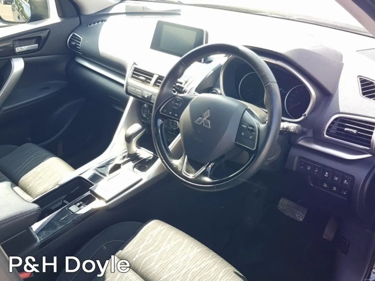 Mitsubishi Eclipse Cross INTENSE - Image 5