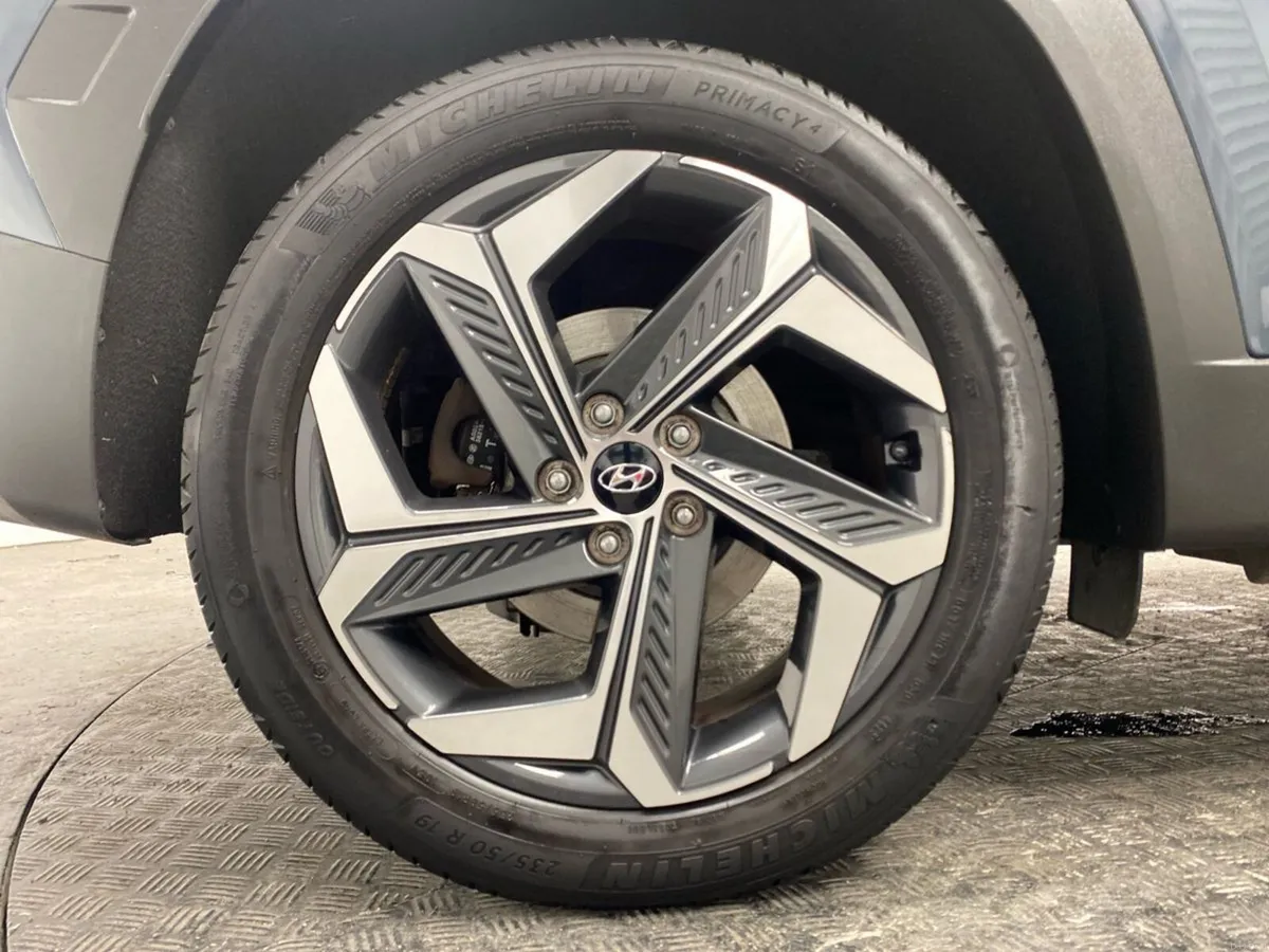 Hyundai Tucson 4WD Executive Plus PHEV Auto 2 Tone - Image 5