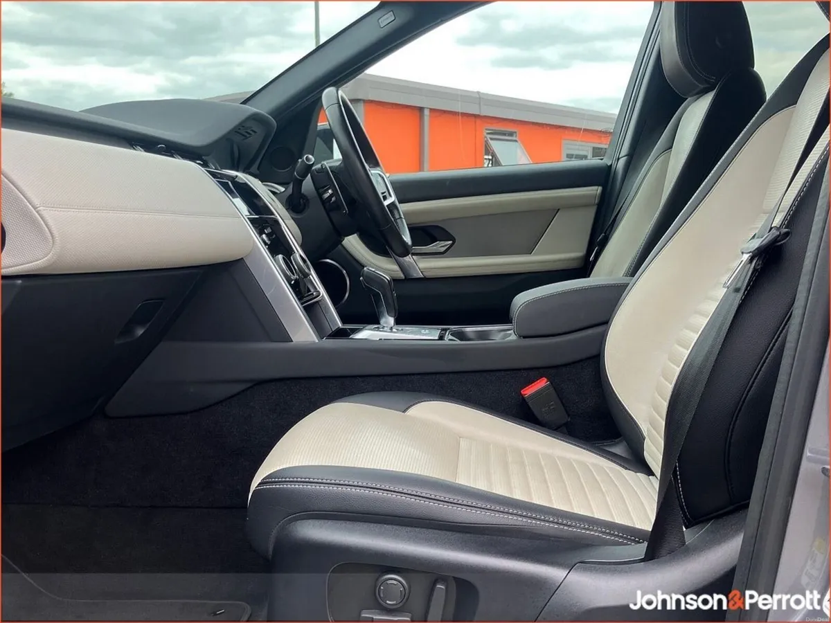 Land Rover Discovery Sport 1.5 I3 PHEV 300 PS AWD - Image 4