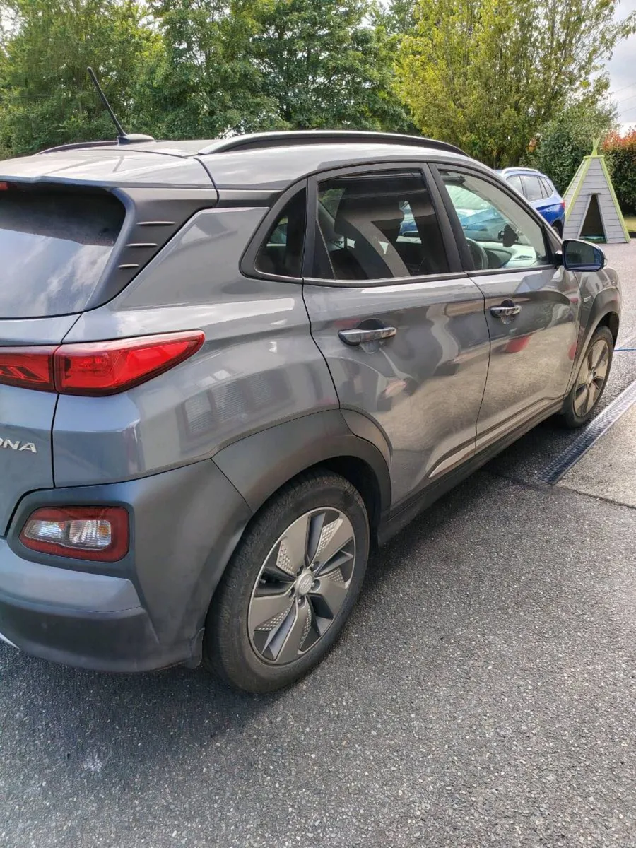 Hyundai Kona 64kw EV - Image 2
