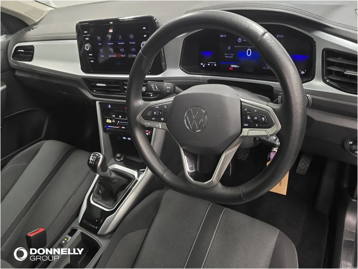 Volkswagen T-roc Hatchback Life - Image 6