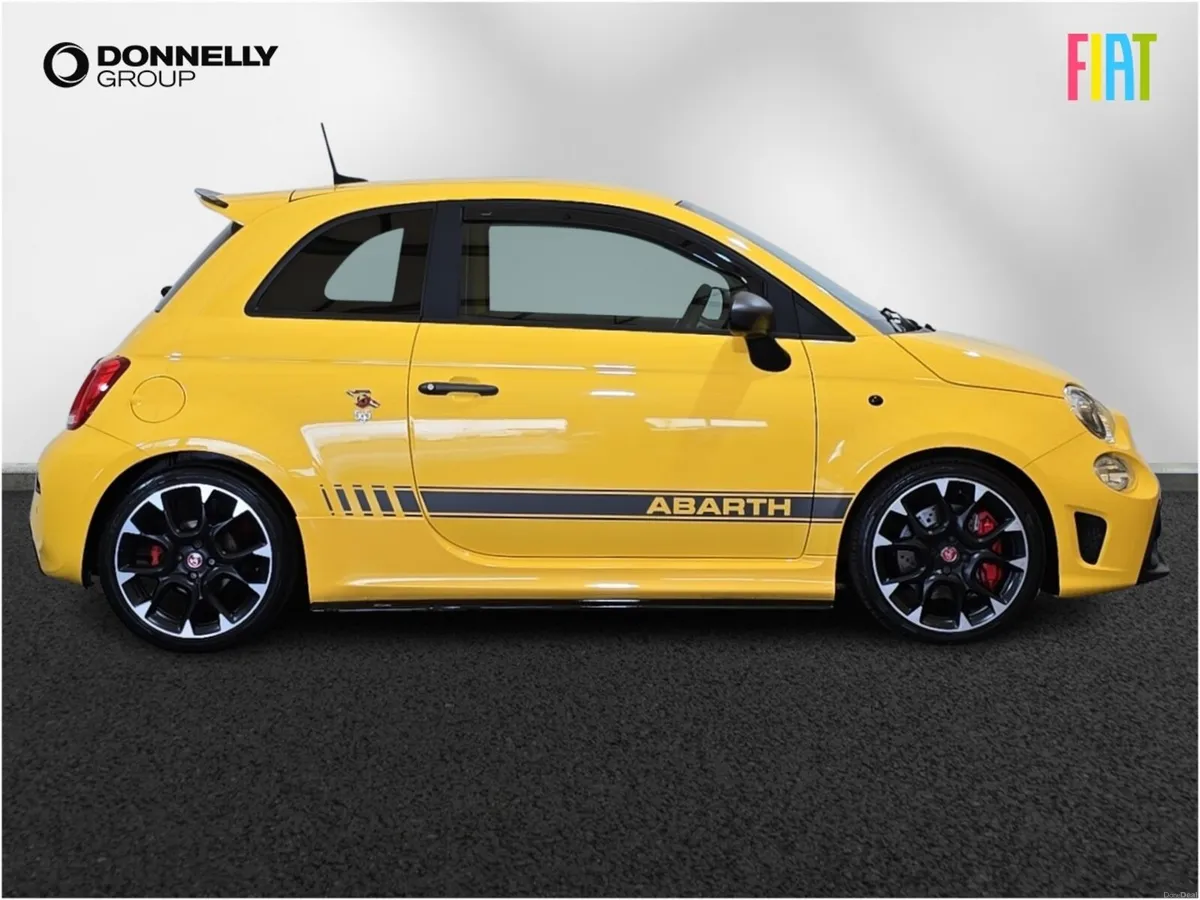 Abarth 595 Hatchback Competizione - Image 3