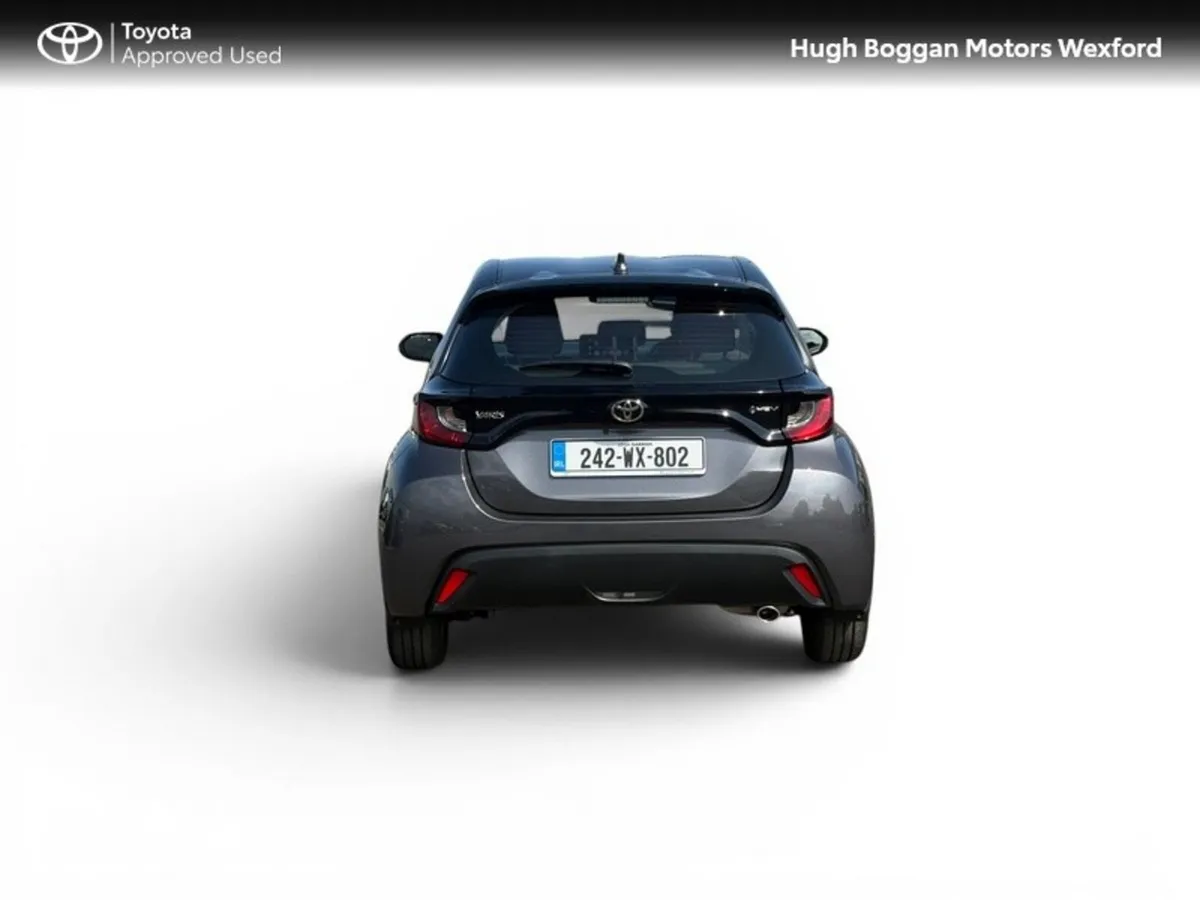 Toyota Yaris HYBRID LUNA ONLY 6500KMS!! - Image 4