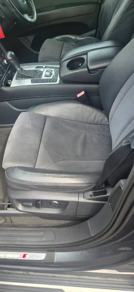 Audi q7  7 seater - Image 6