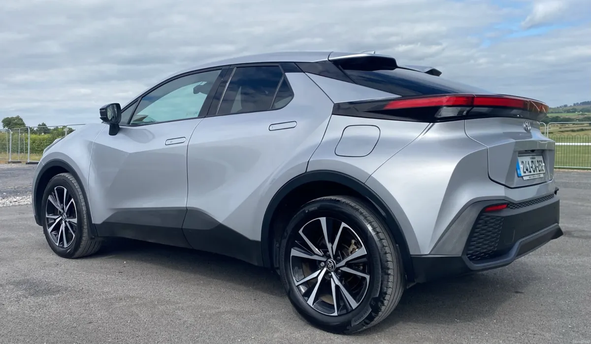 Toyota C-HR 2024 Sport 1.8 Hybrid - Image 4