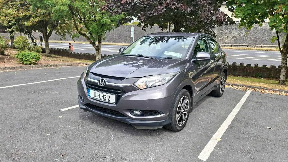 Honda hrv 2016 1 owner - Image 3