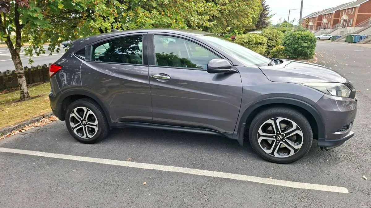 Honda hrv 2016 1 owner - Image 1