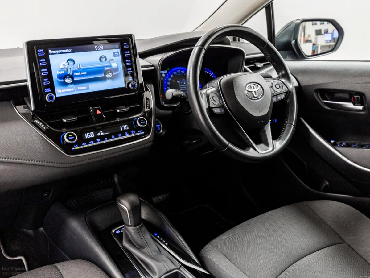 Toyota Corolla Luna Hybrid Auto 120HP - Image 6