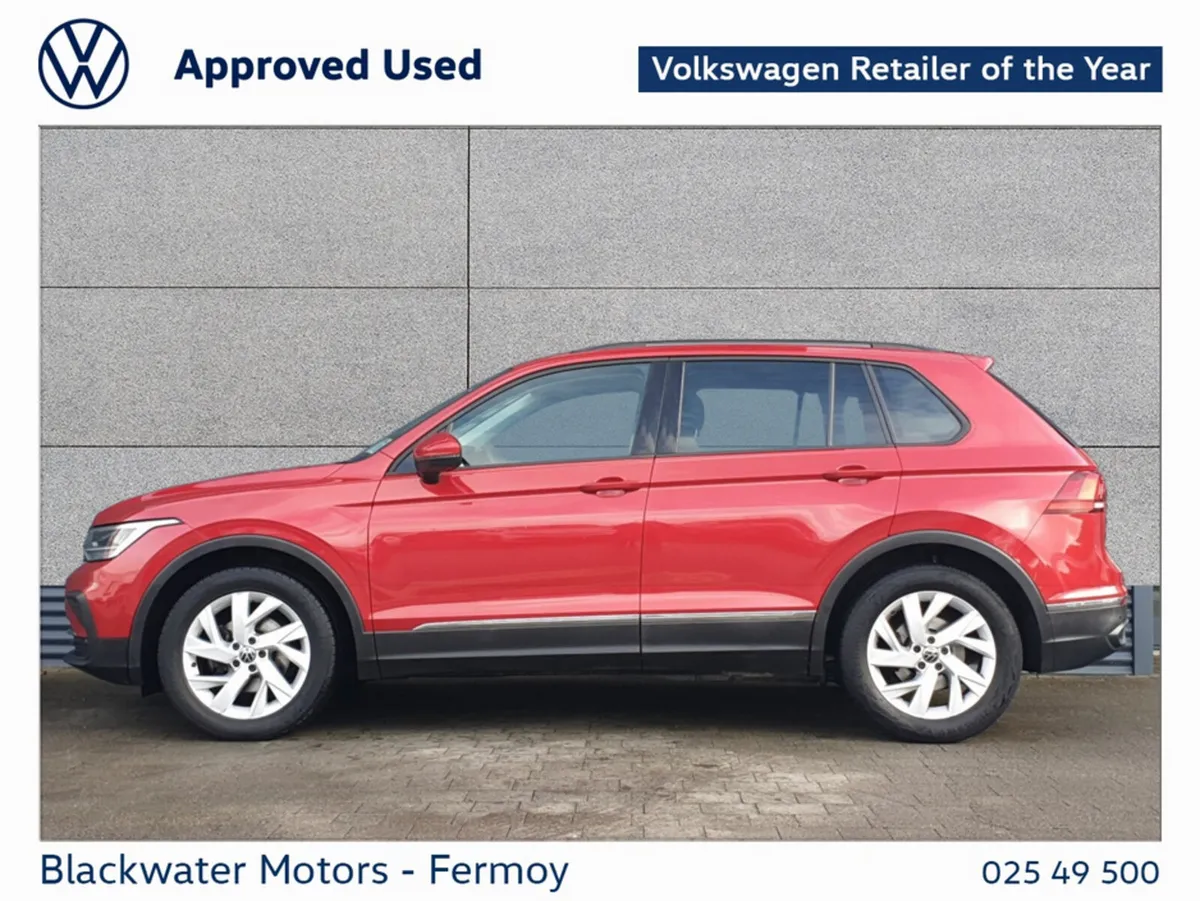 Volkswagen Tiguan 2.0TDI 122BHP LIFE WITH REAR VIE - Image 6