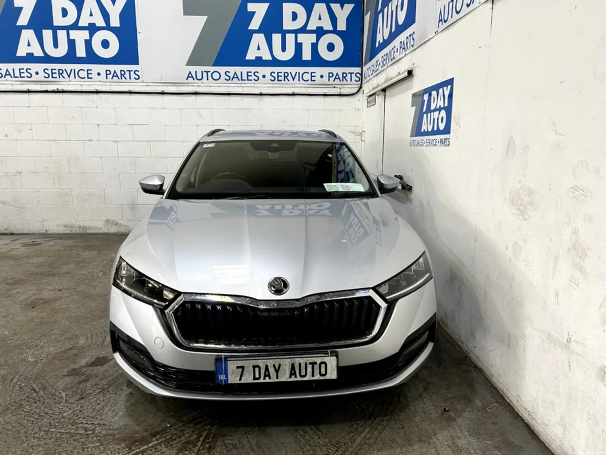 Skoda Octavia ESTATE AMBITION 2.0 TDI 115HP 5DR - Image 2