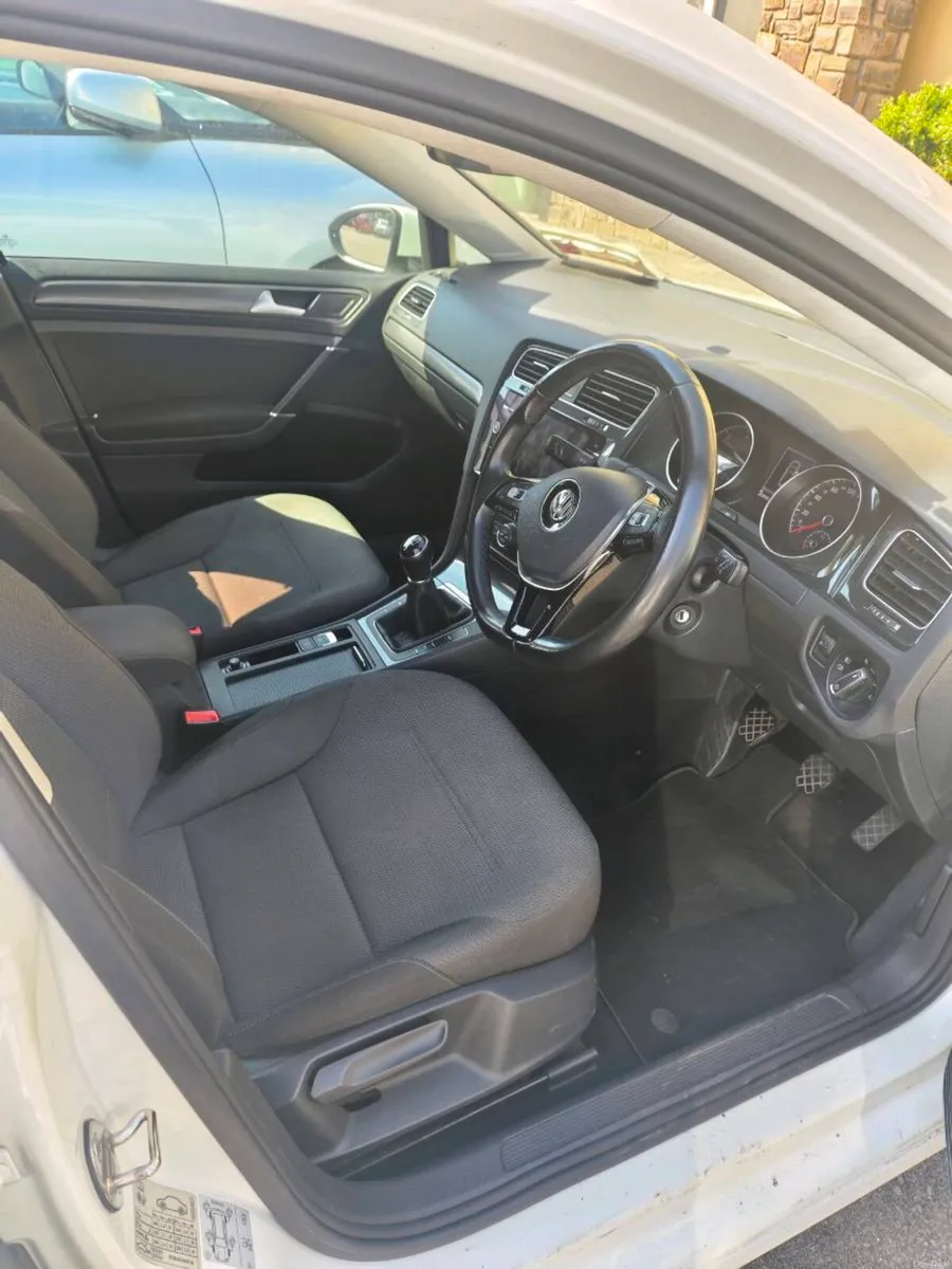 Volkswagen Golf - Image 4