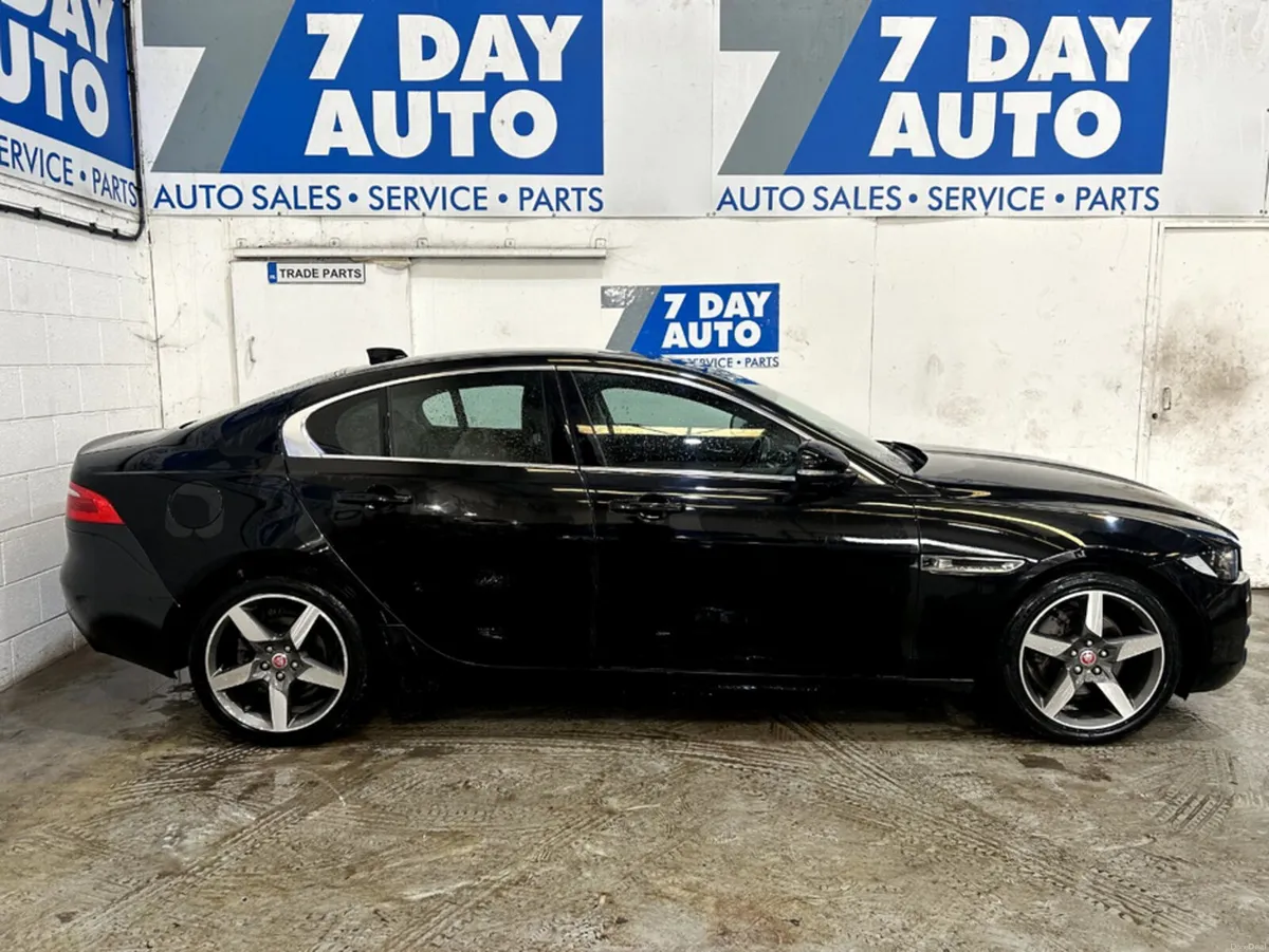 Jaguar XE 2.0 D PRESTIGE 180PS MY1 MY18 4 - Image 3
