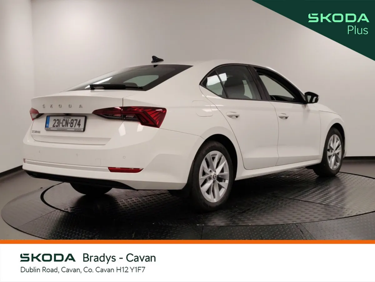 Skoda Octavia AMBITION 2.0 TDI 115HP 5DR - Image 3