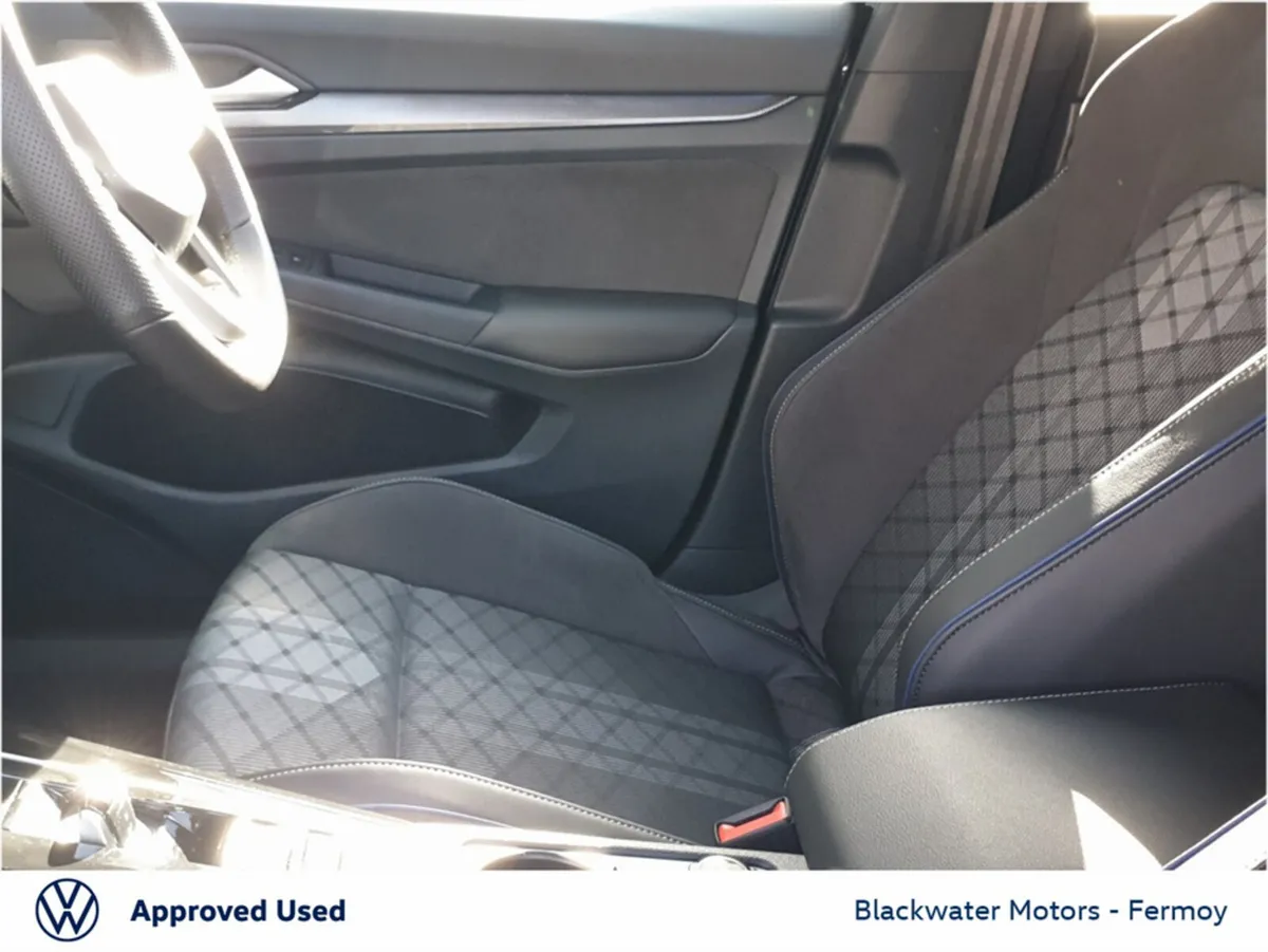 Volkswagen Golf 2.0TDI 150BHP AUTOMATIC R-LINE - Image 4