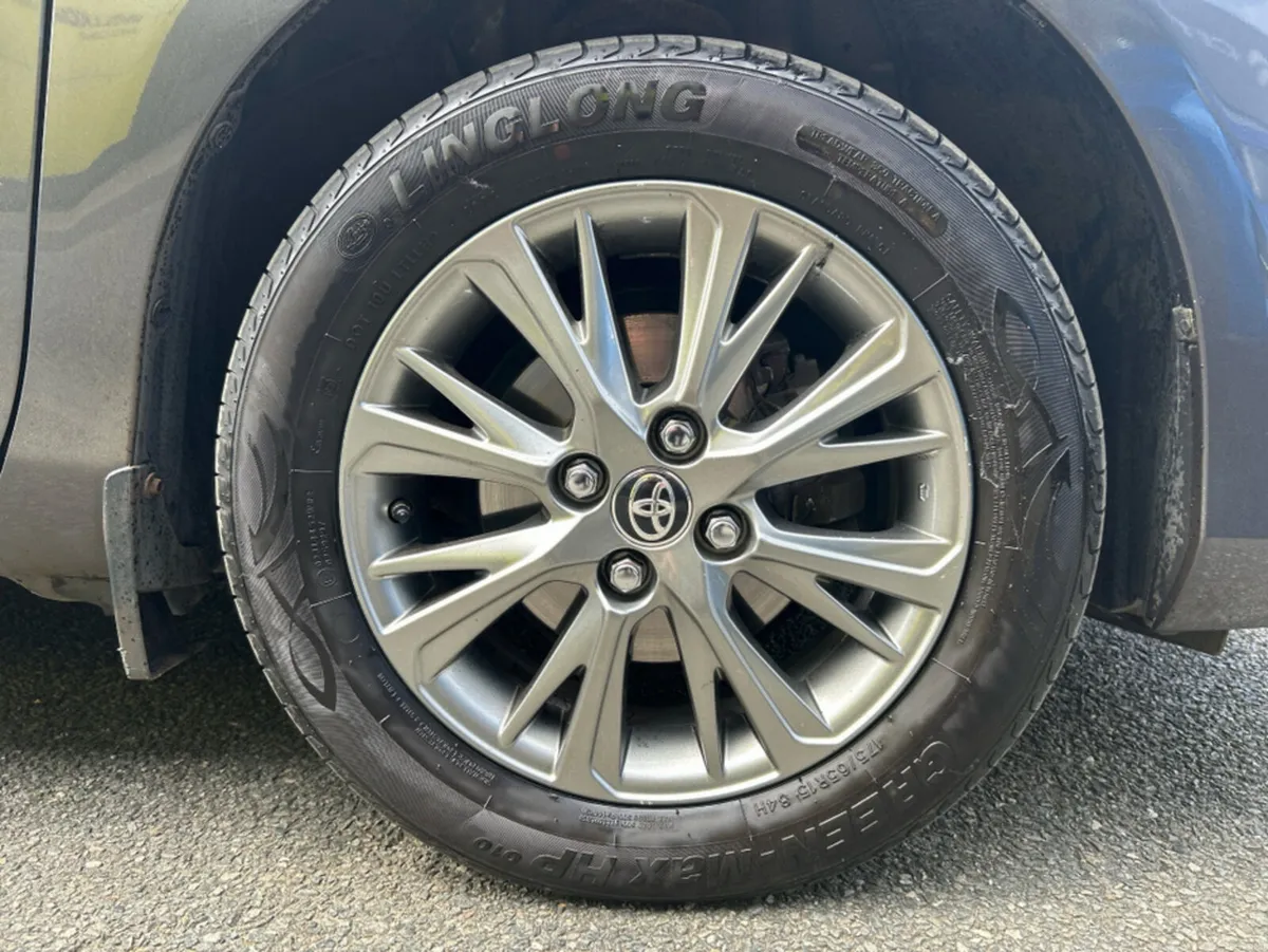 Toyota Yaris 1.0 LUNA 4DR - Image 5