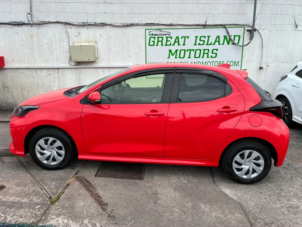 Toyota Yaris 1.5 petrol manual - Image 5