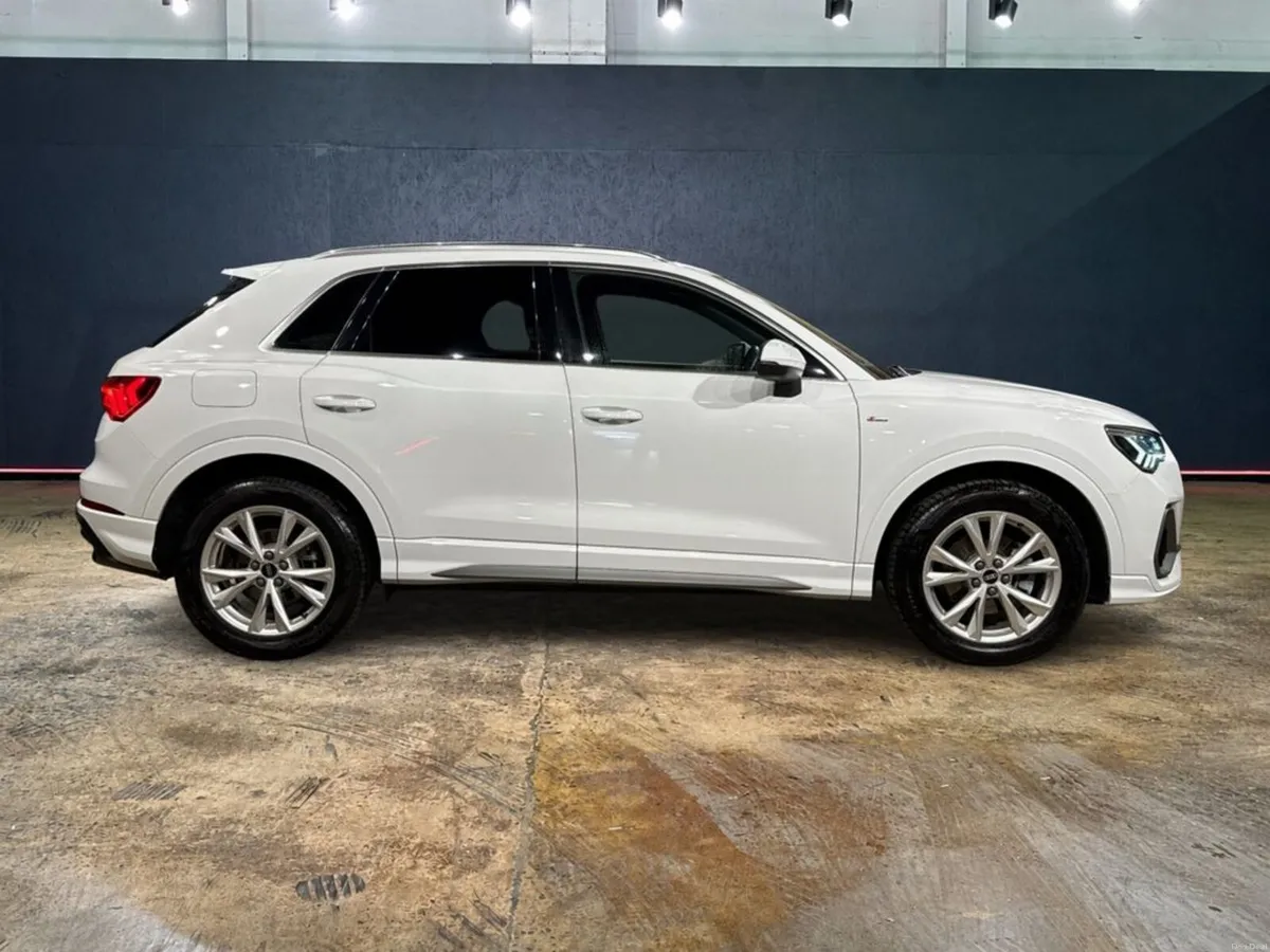 Audi Q3 1.5 TFSI S-LINE - HALF BLACK LEATHER - FAC - Image 2