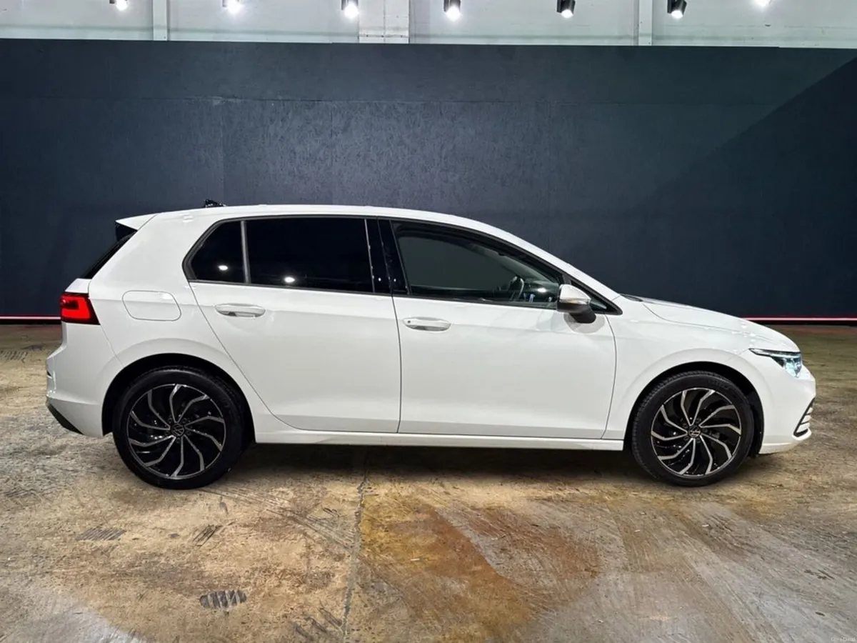 Volkswagen Golf 1.0 ETSI ACTIVE AUTOMATIC PLATINUM - Image 2