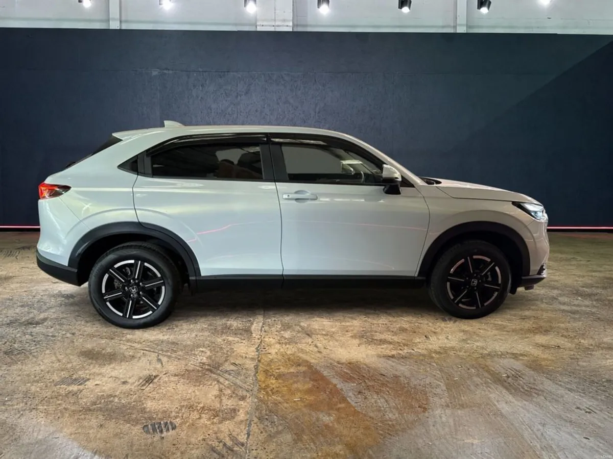 Honda Vezel 1.5 HYBRID AUTOMATIC - NEW MODEL - FAC - Image 2