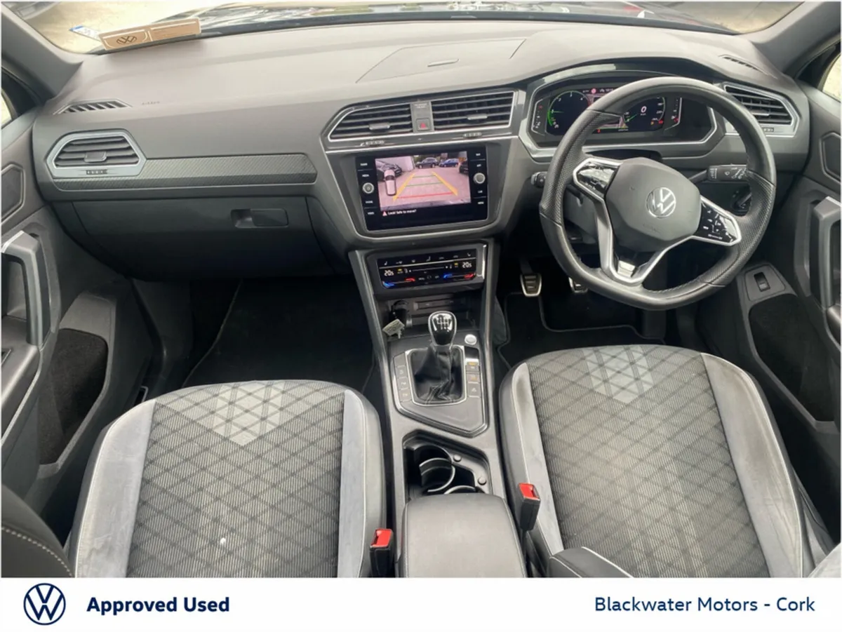 Volkswagen Tiguan 2.0TDI 150BHP R-LINE WITH REAR V - Image 2