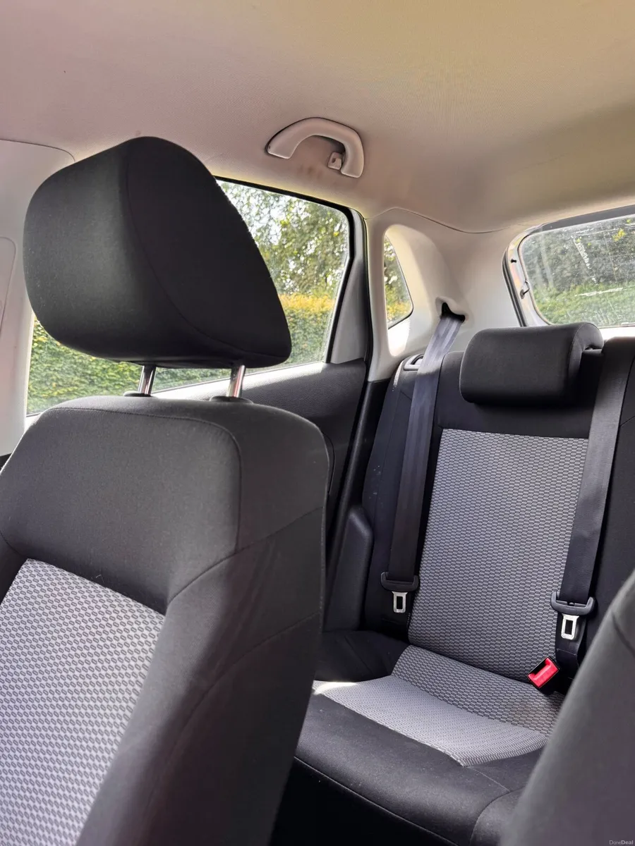 Volkswagen Polo 2010 - Image 4