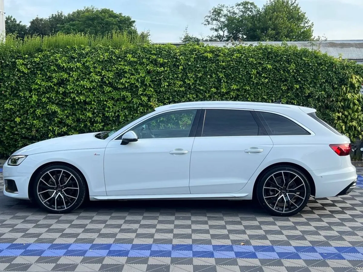 Audi A4 AVANT S-LINE PACK 2.0 TDI AUTO // DIGITAL - Image 3