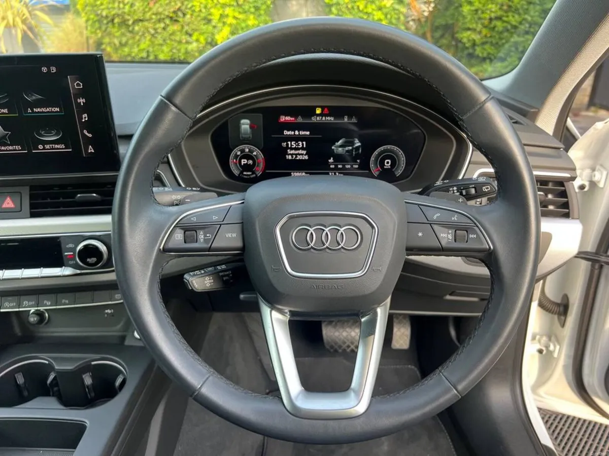 Audi A4 AVANT S-LINE PACK 2.0 TDI AUTO // DIGITAL - Image 4