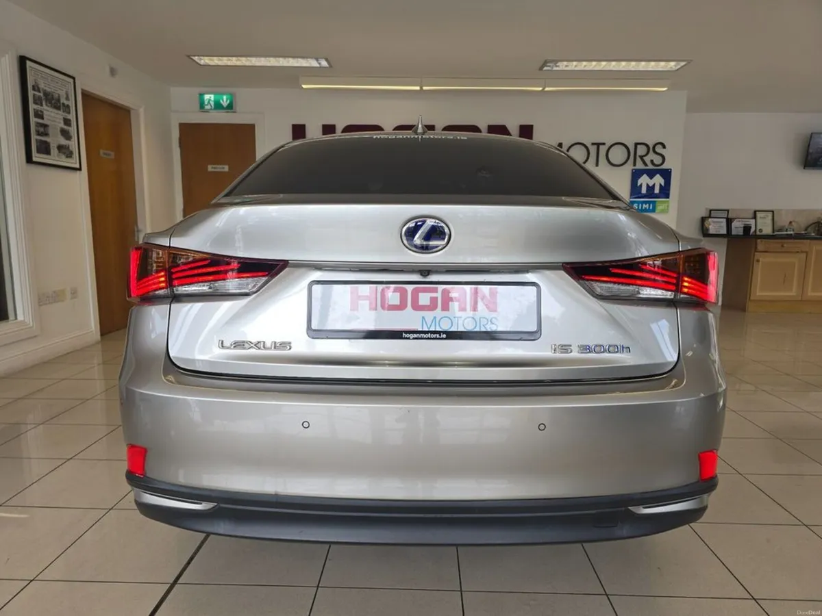 Lexus IS Hybrid Luxury Automatic - Image 5