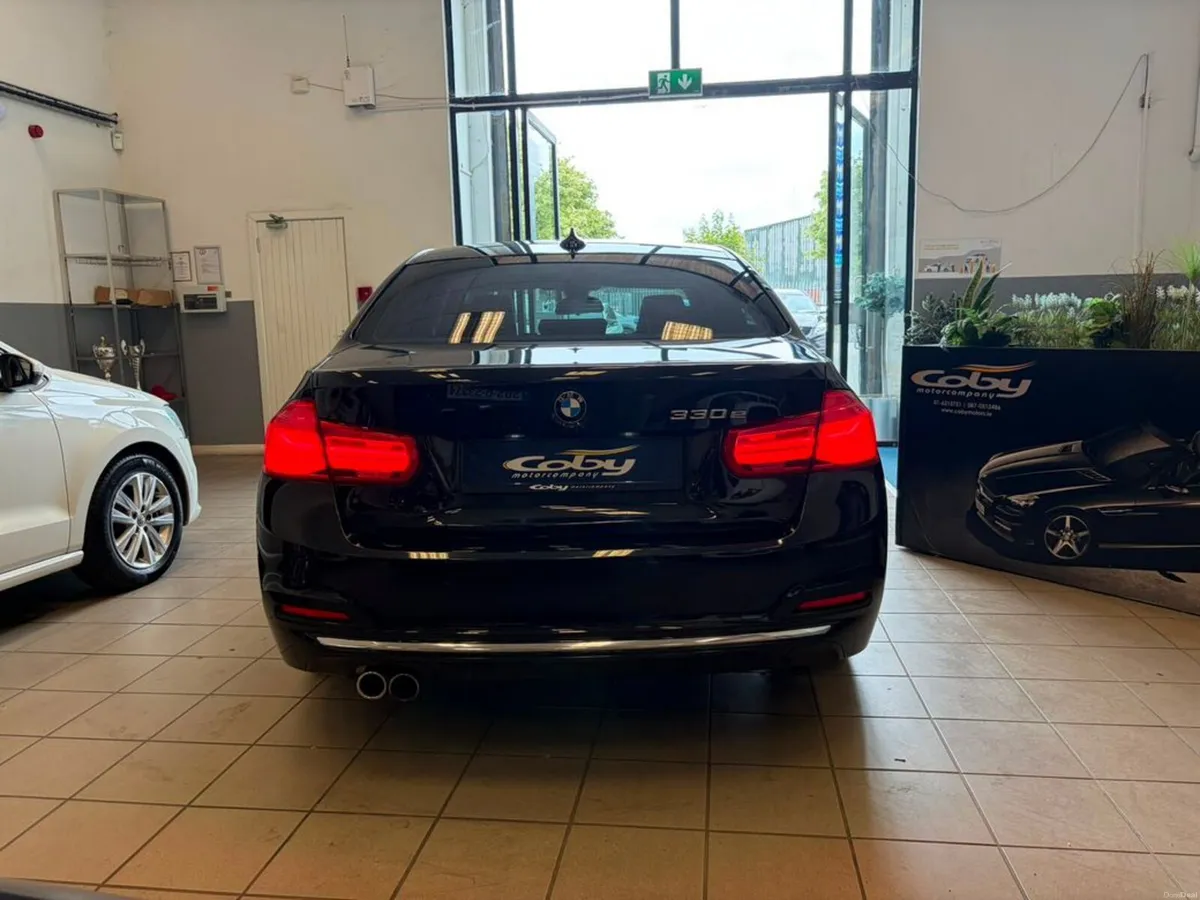 BMW 3-Series 330E Luxury Petro Plug-In Hybrid 4DR - Image 5