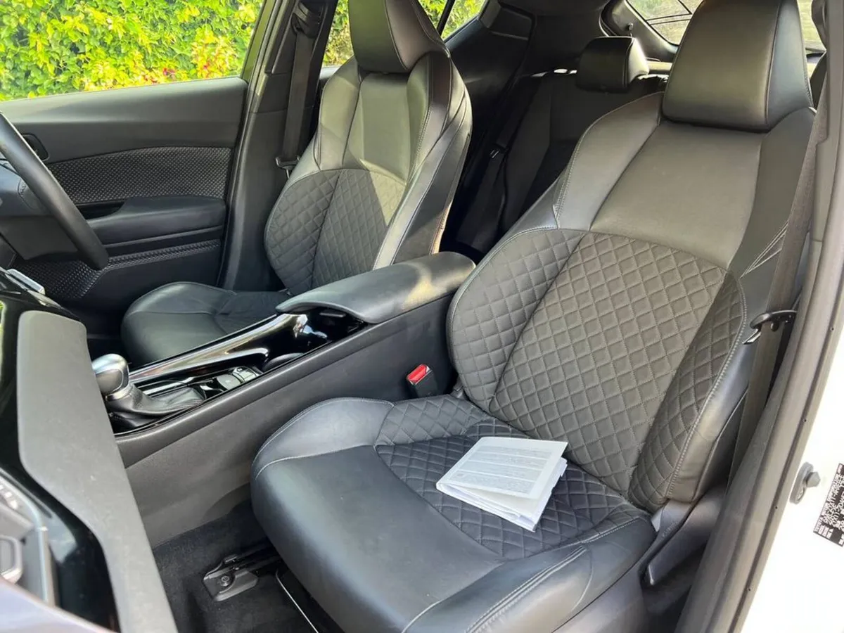 Toyota C-HR 1.8 HYBRID AUTO // SERVICE HISTORY // - Image 6
