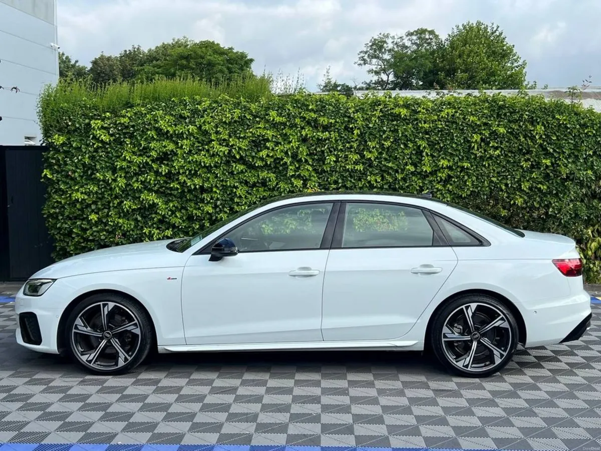 Audi A4 S-LINE 2.0 TDI AUTO ** HIGH SPEC ** // BLA - Image 3