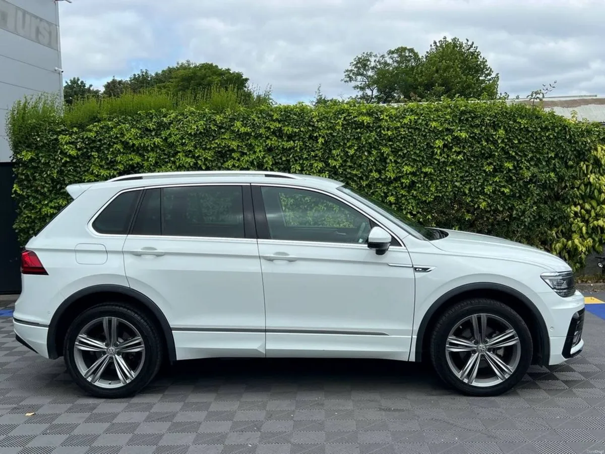 Volkswagen Tiguan R-LINE 4MOTION 2.0 TDI AUTO // D - Image 2