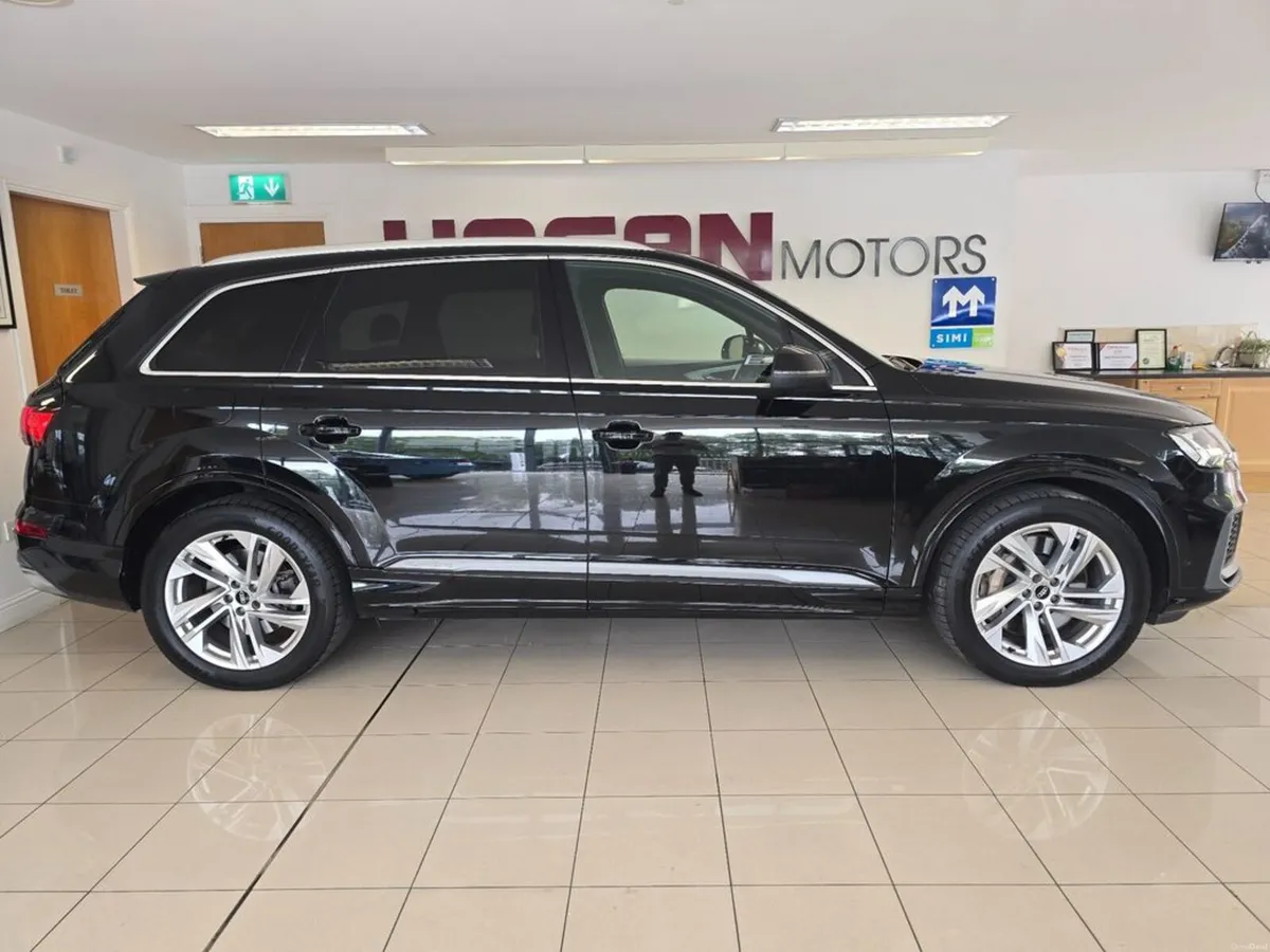 Audi Q7 S Line 55 TFSI E Quattro *HUGE SPEC * - Image 3